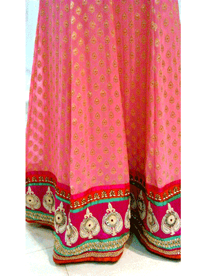 Pranjivan's Beautiful Sarees : Woven Dreams  